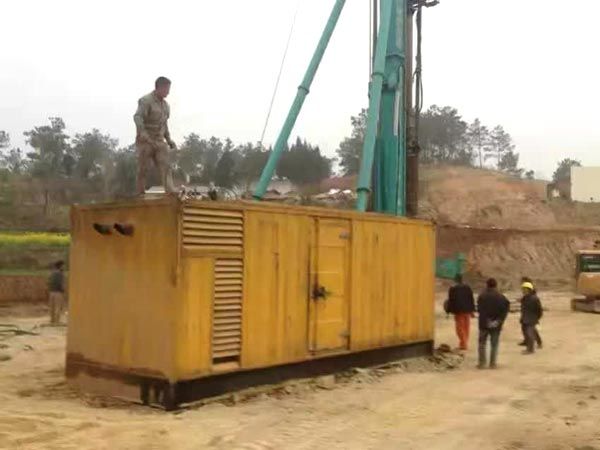 康巴什如何判断水冷式机油散热器密封件是否需要更换？